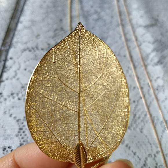 Brand new fashion necklaces with leaf pendant - Picture 6 of 7